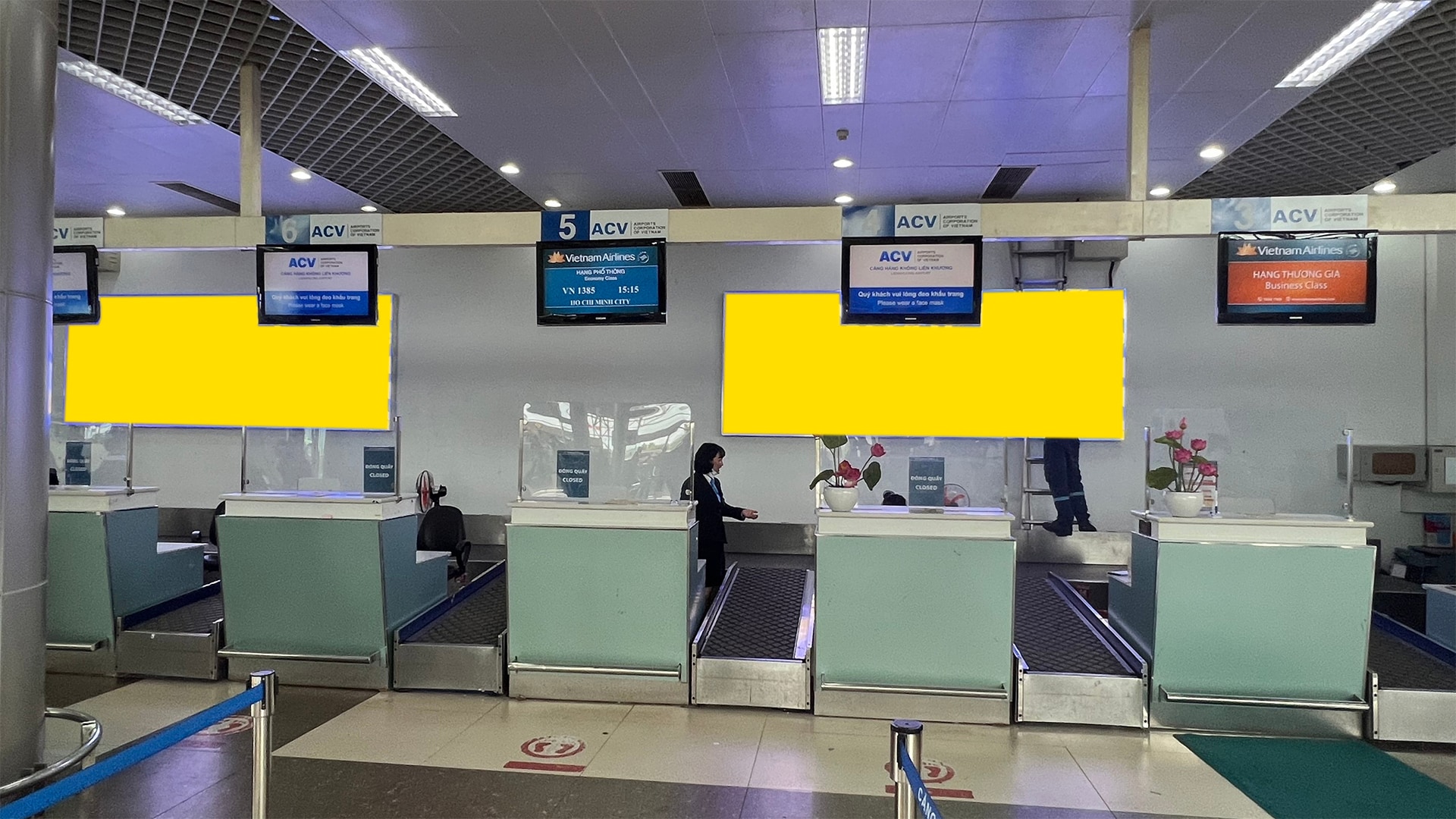 Khu vực làm thủ tục tại sân bay Liên Khương 